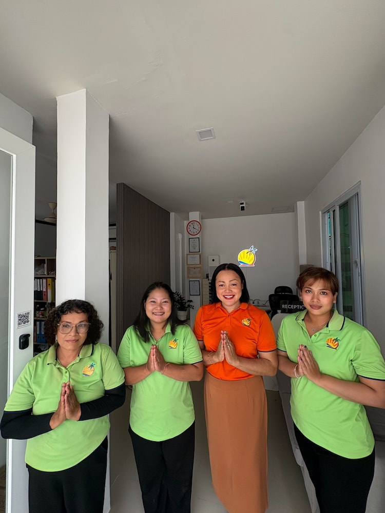 Kata Beachwalk Hotel And Bungalows 52/74