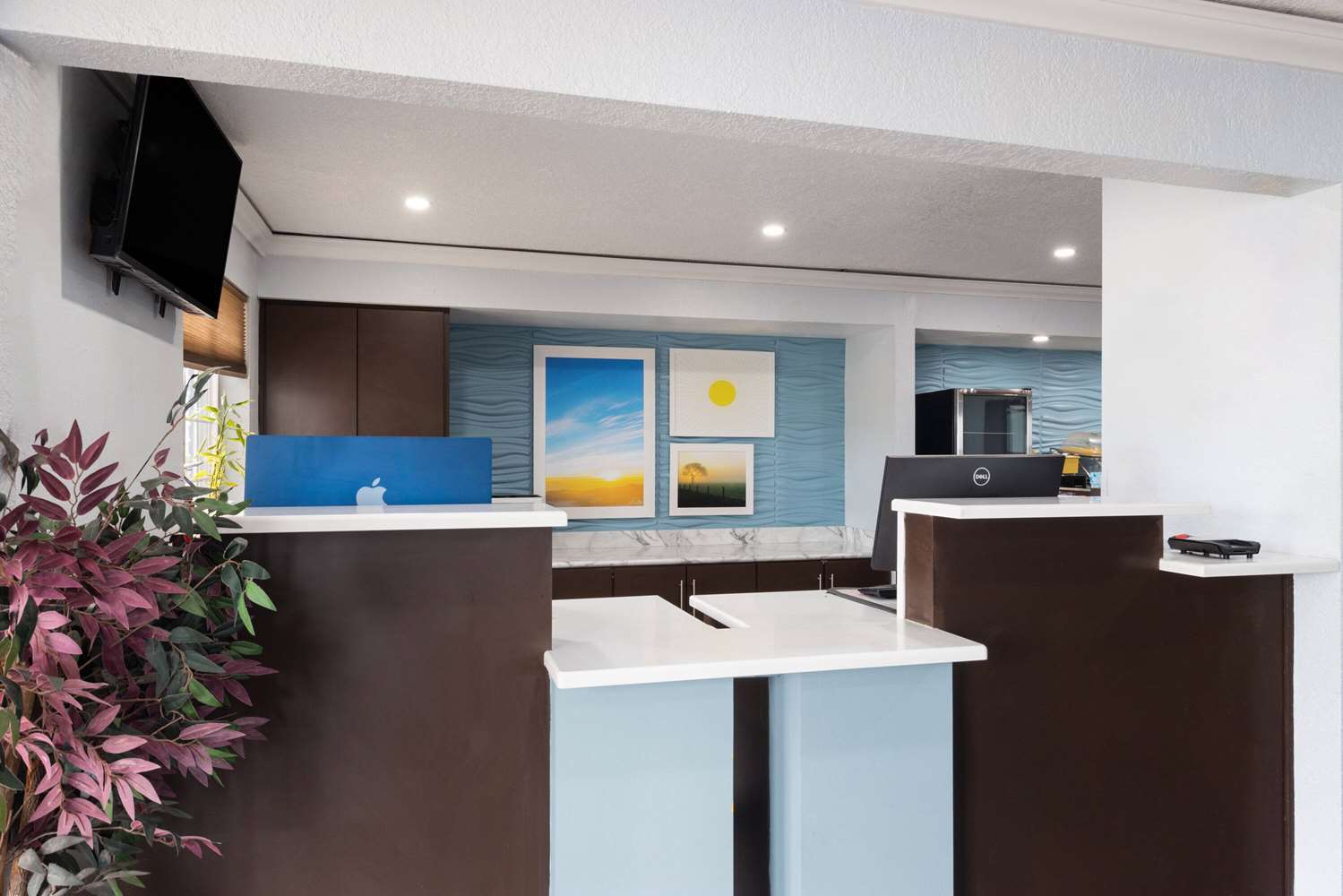 Days Inn by Wyndham Miami 4/27