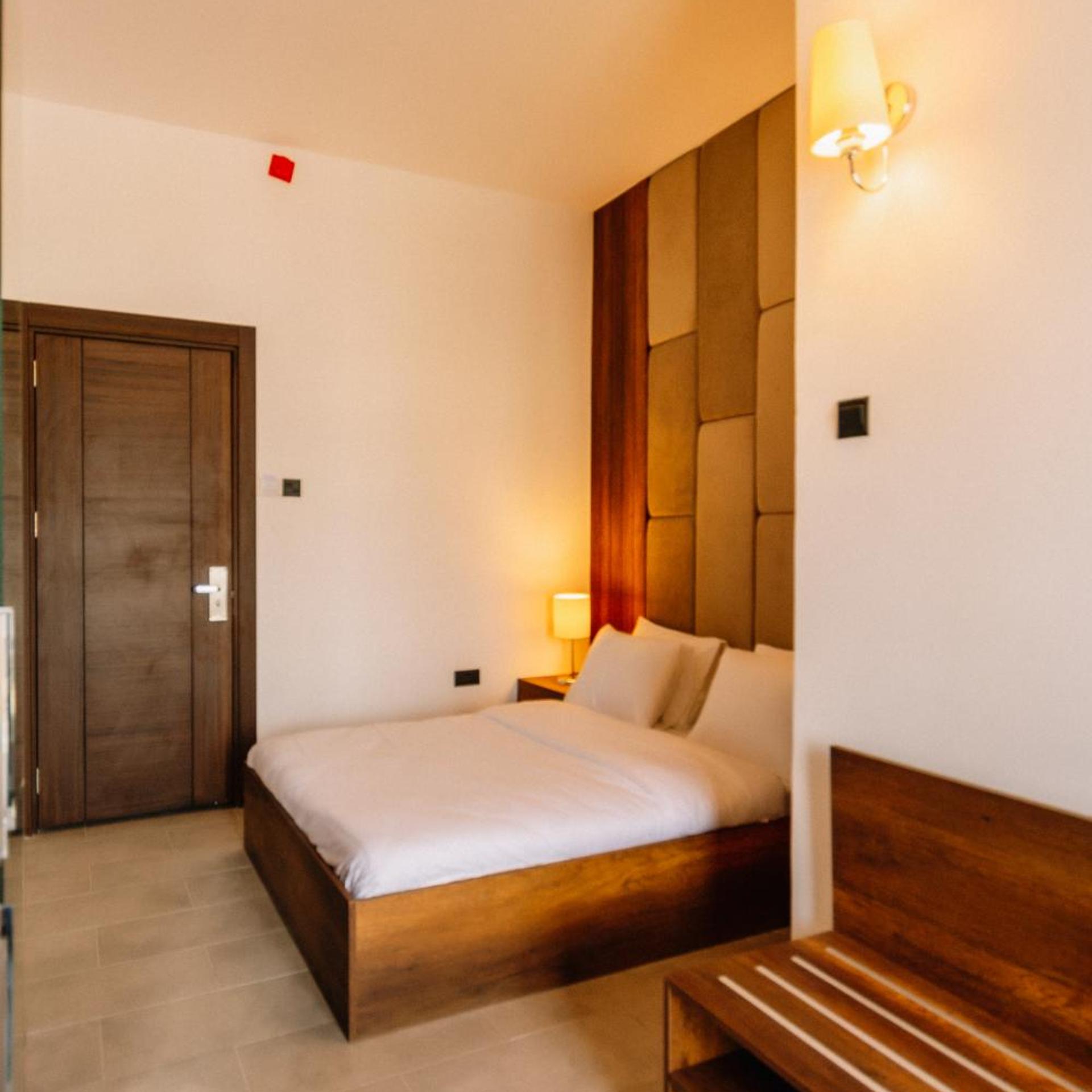 Cezars Airport Hotel 11/34