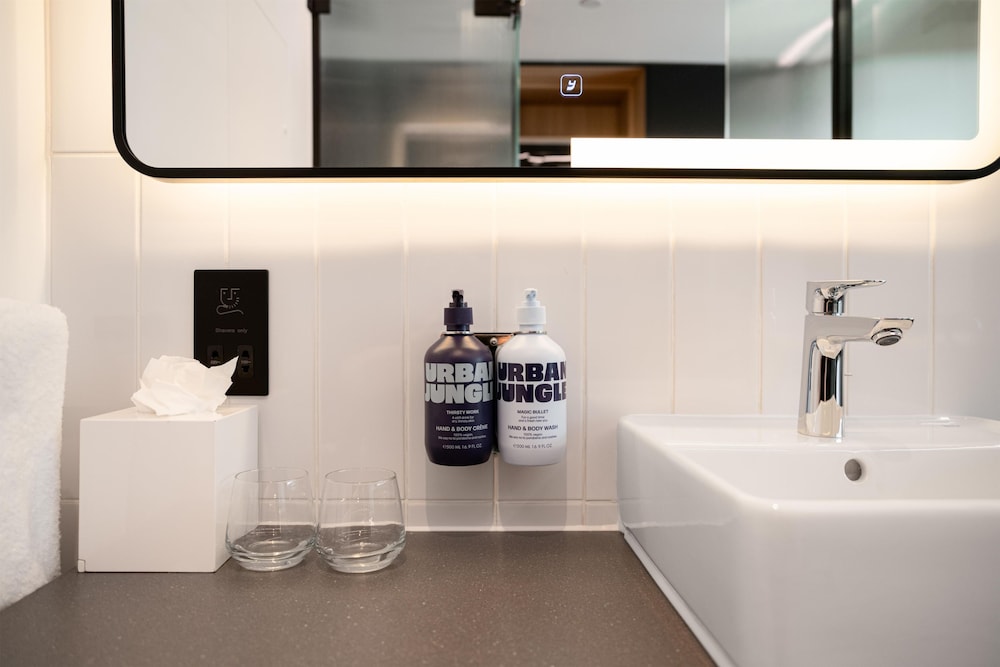 YOTELPAD London Stratford, Select by Hilton 32/50