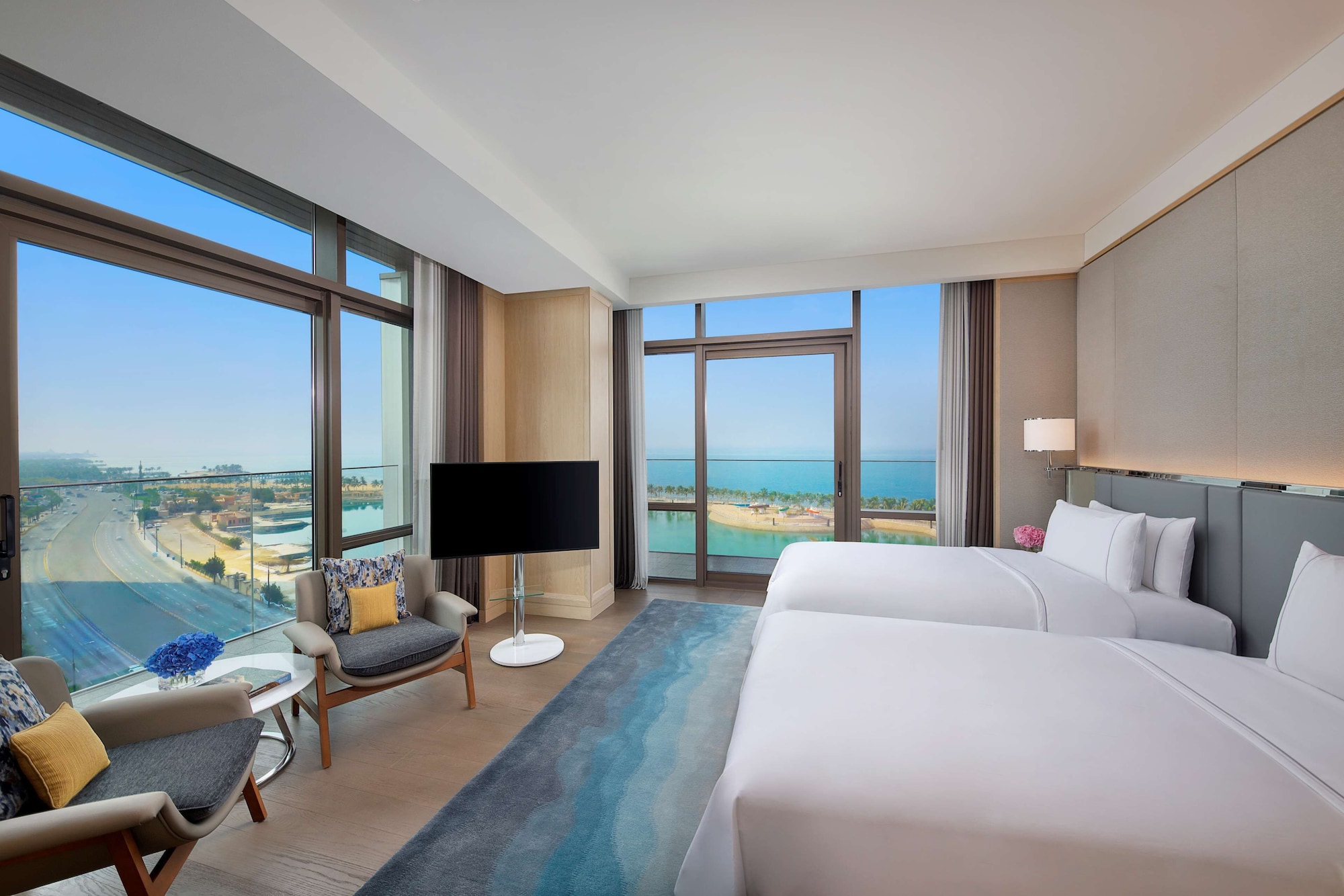 Horizon, Suite, King Bed, City and Sea View