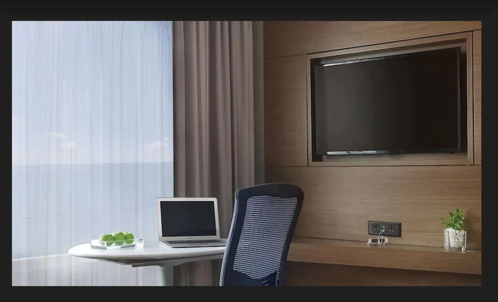 Radisson Hotel Colombo 52/62