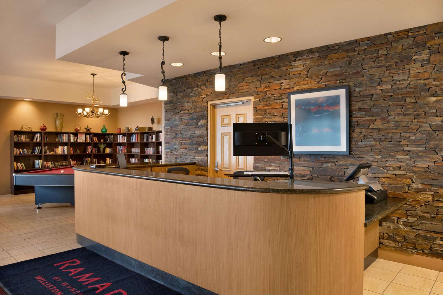 Bakken Airport Hotel And Suites Xwa 3/26
