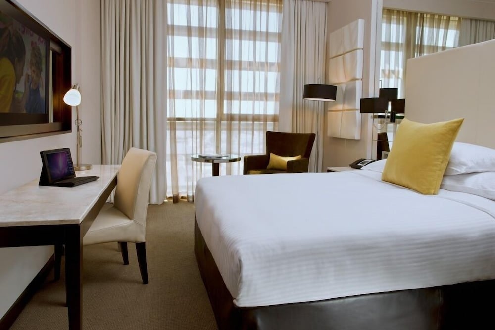 Centro, Queen Bed, High Floor