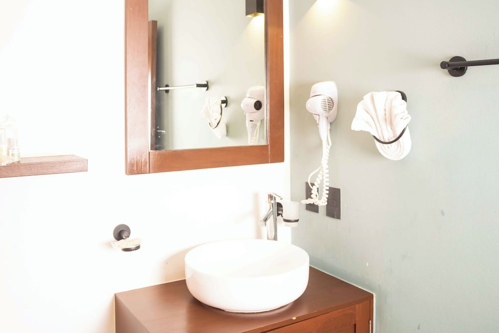 Mura Hotel Boutique 58/62