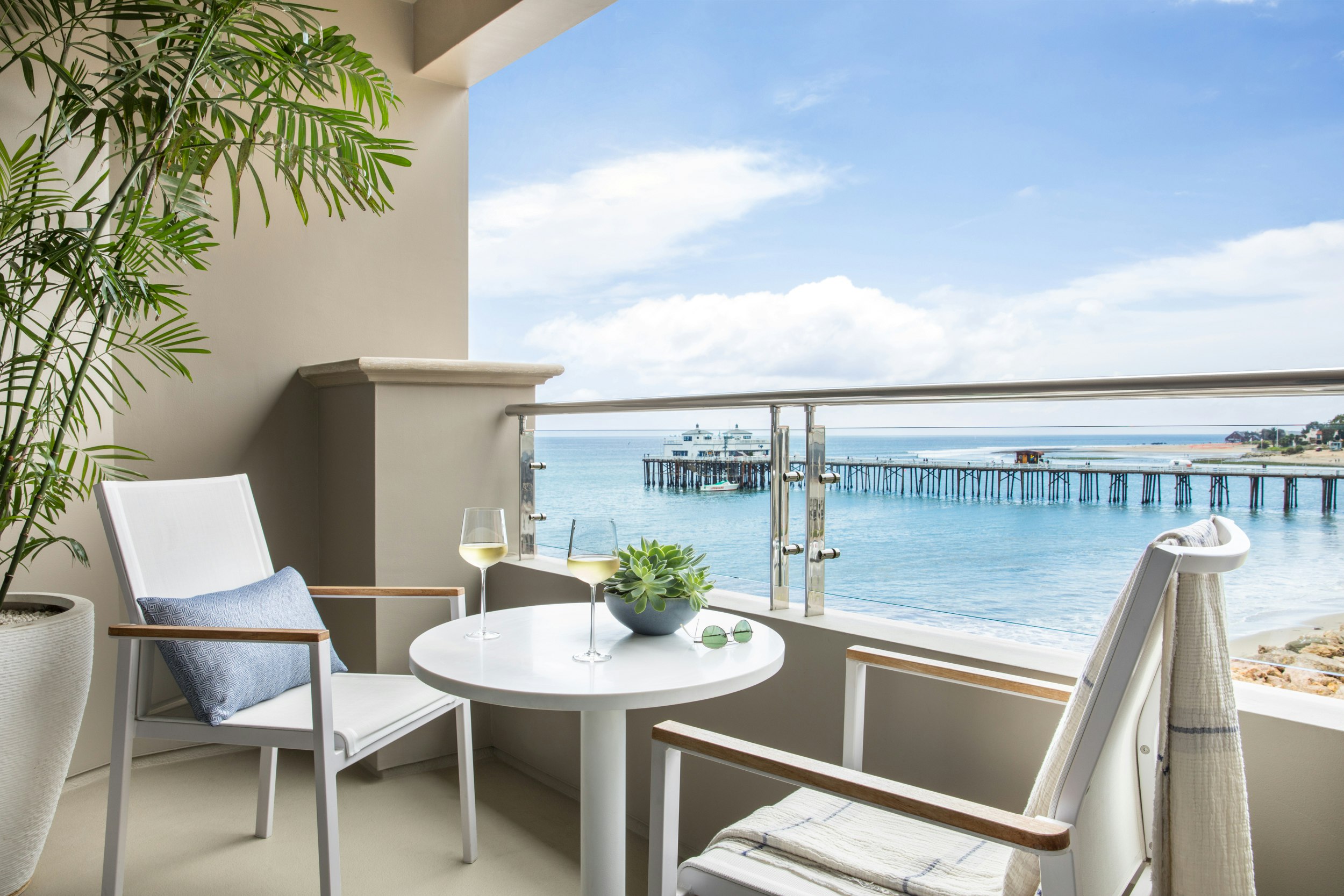 Malibu Beach Inn 24/45