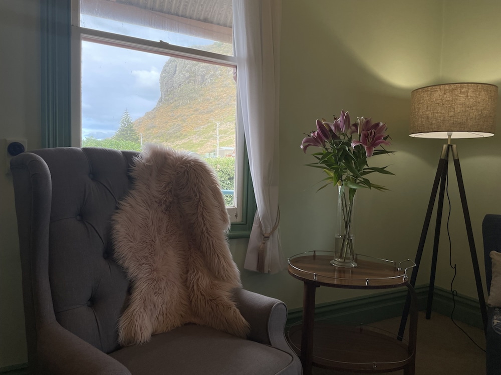Hanlon House Bed And Breakfast 40/52