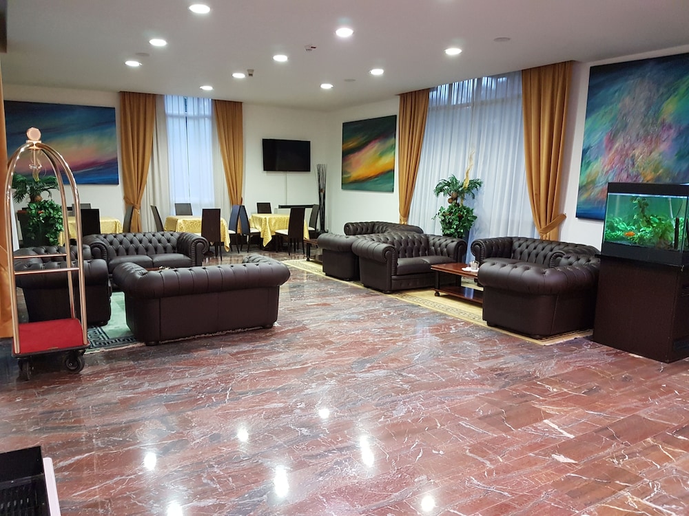 HOTEL MERIDIANUS 32/50