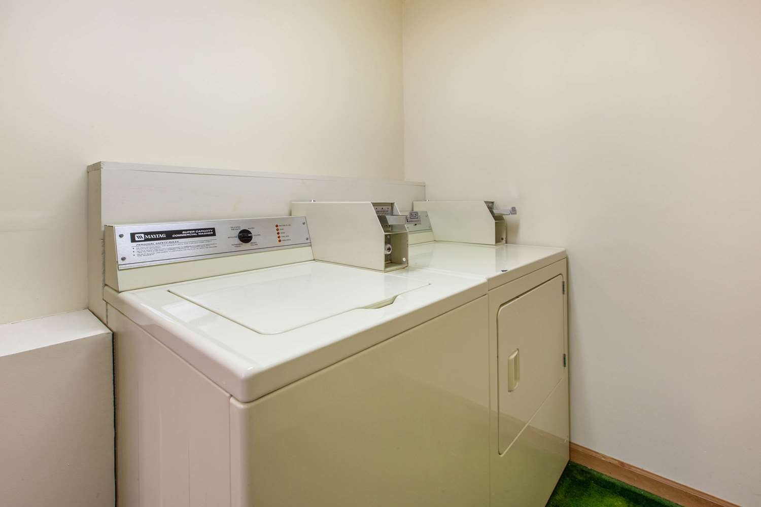 Apple Tree Inn, SureStay Collection by Best Western 13/13