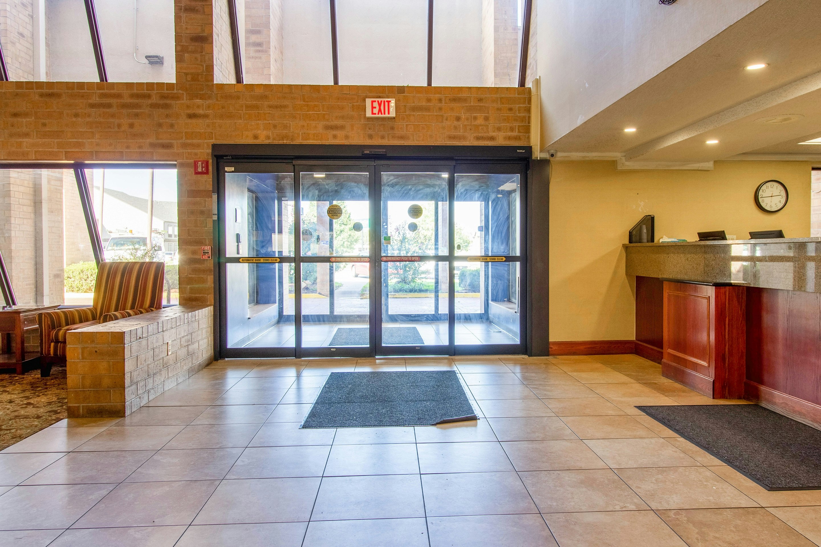 Tulsa Square Hotel Central, I-44 By OYO 13/42