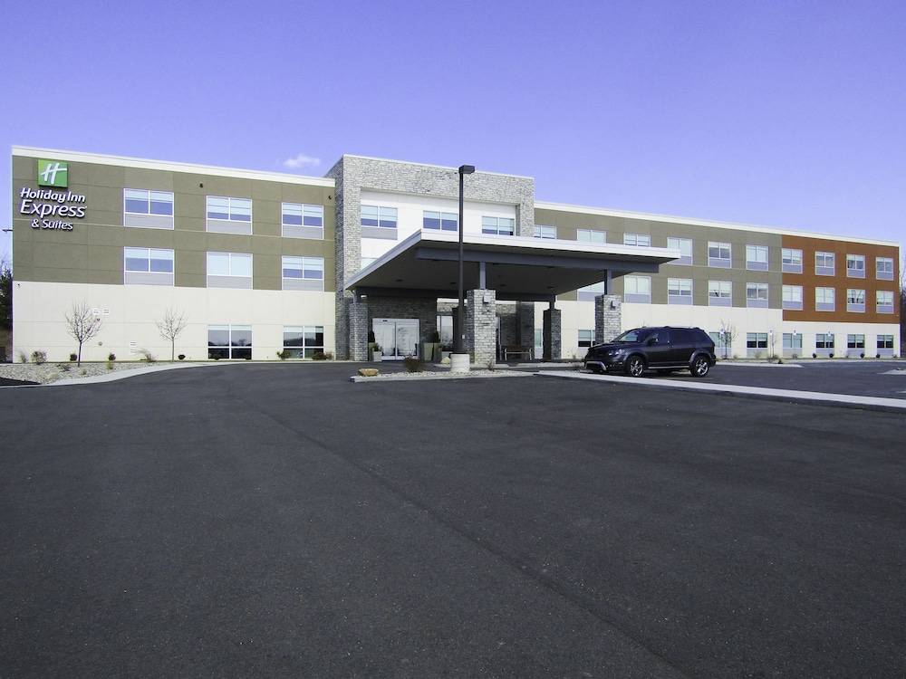 Holiday Inn Express Suites Coldwater 1/50