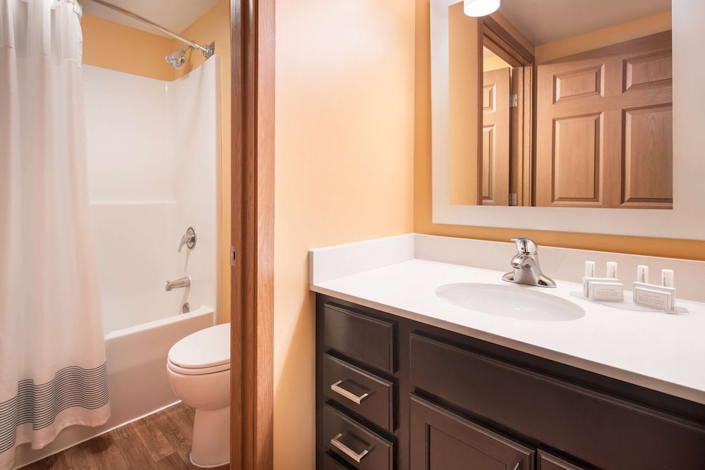 Sonesta Simply Suites Seattle Renton 8/32