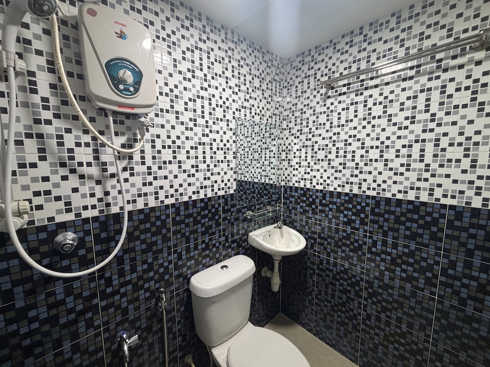 Hotel O Peneka Inn 18/19
