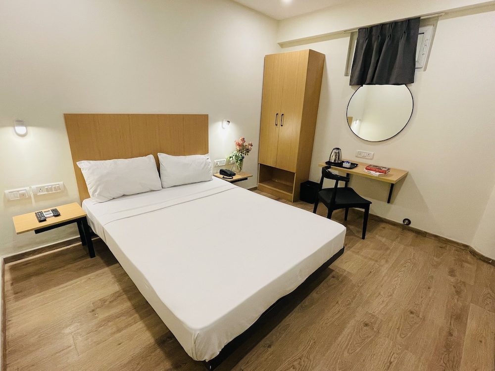 Sanctum Suites Richmond Road Bangalore 6/21