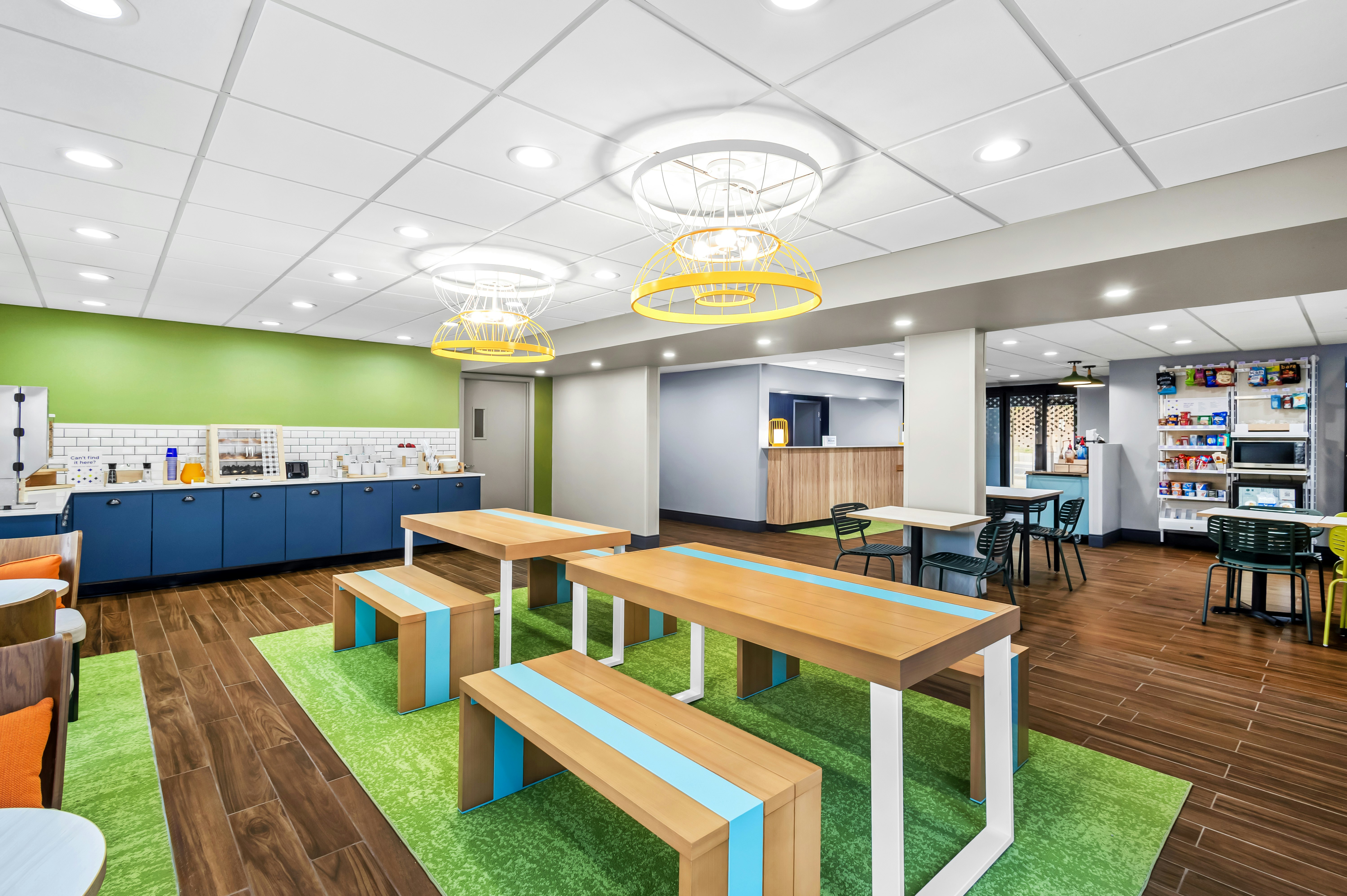 Spark by Hilton Alpharetta Roswell 16/20