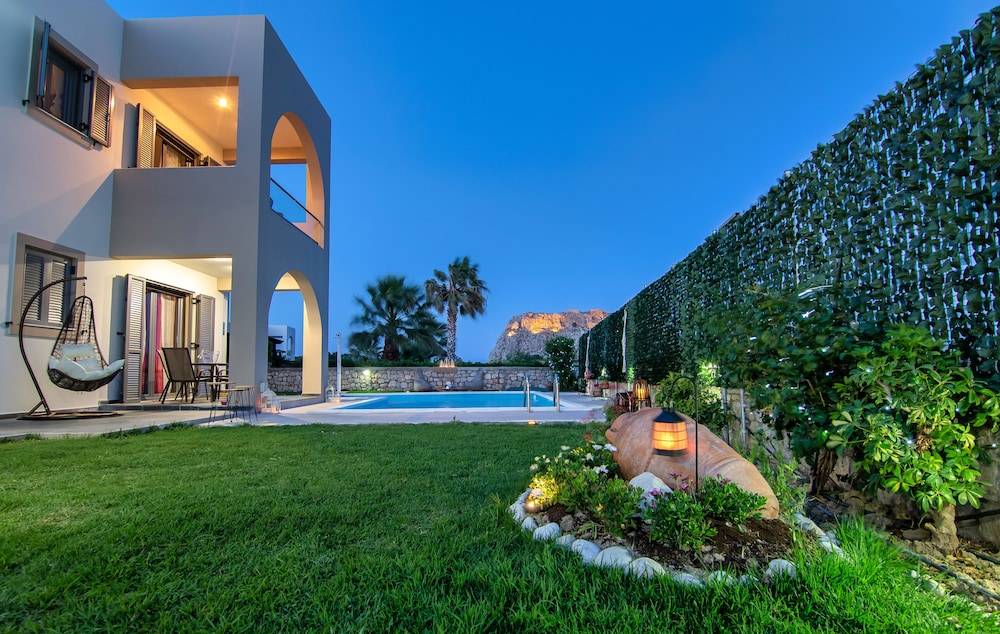 Haraki Villas 28/36
