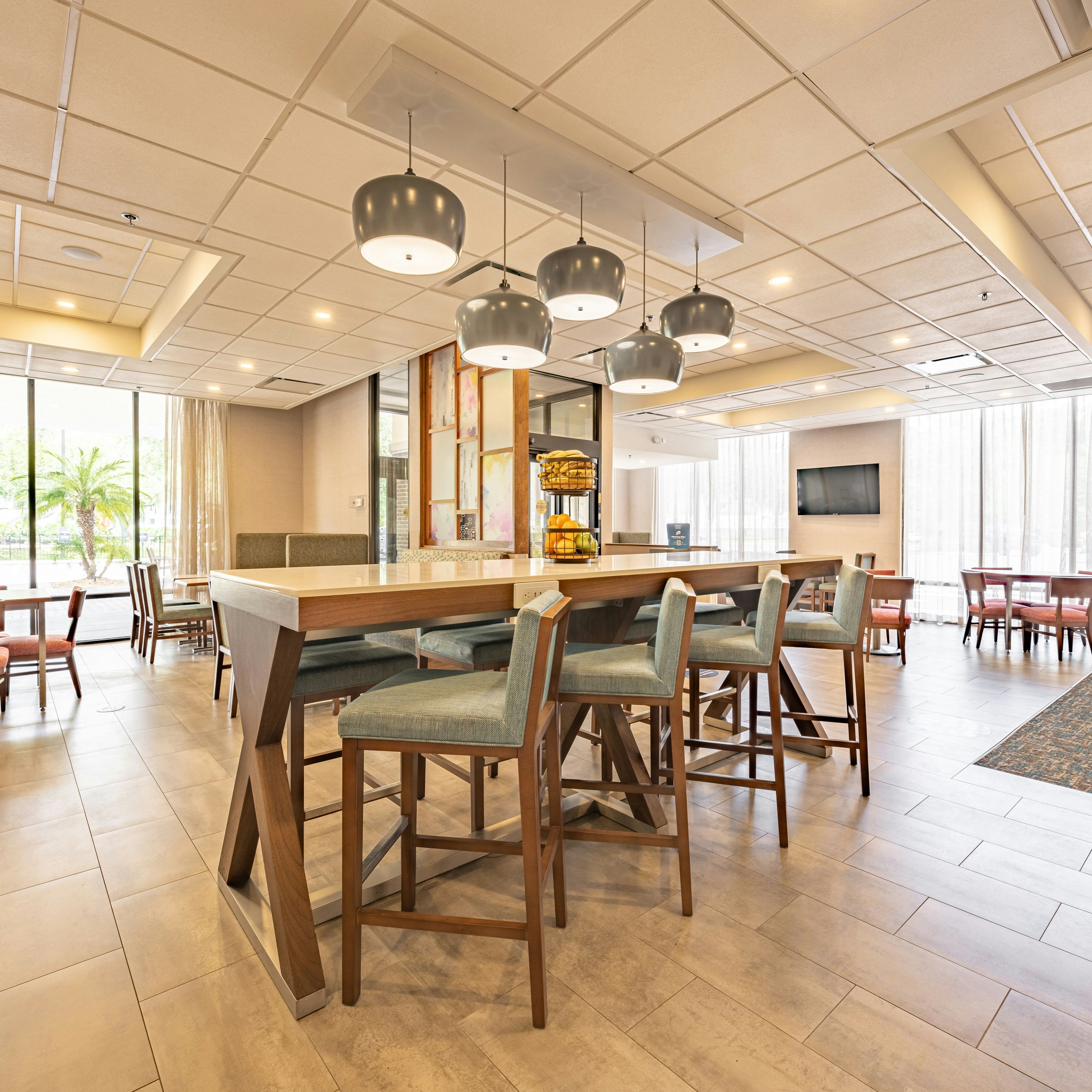 Hampton Inn Gainesville FL 53/66