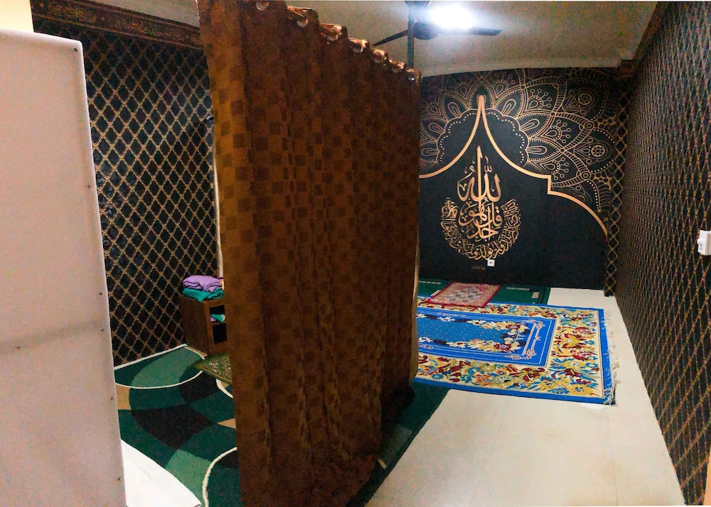 Grand Madani Hotel Syariah (ex Grand Madani Hotel by Prasanthi Syariah) 10/32