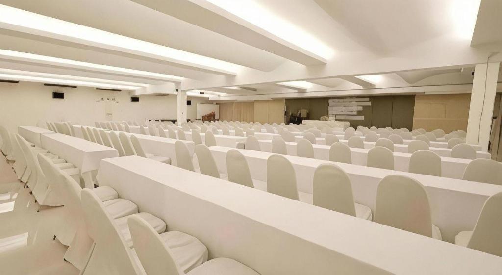 The Regent Hotel Ubonratchathani 60/66