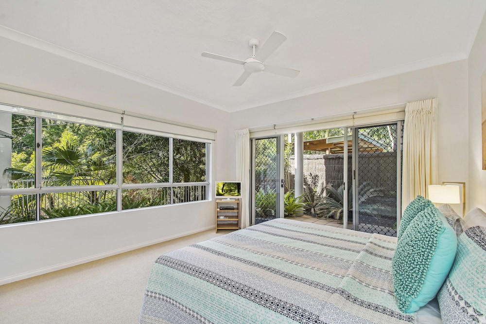 THE LOOKOUT RESORT 30/74