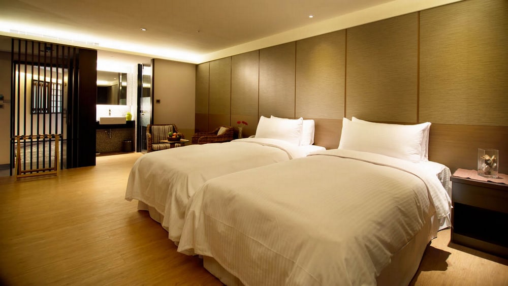 CLASSIC, TWIN BEDS