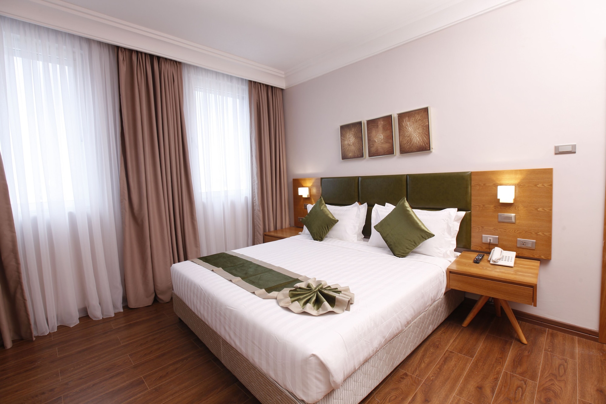 STANDARD, DOUBLE BED, ACCESSIBLE