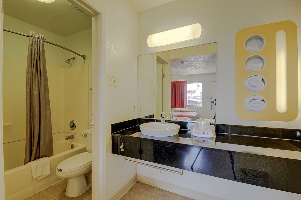 Motel6 San Antonio, TX - Fort Sam Houston 59/61