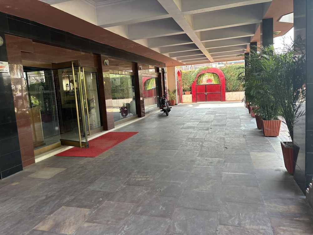 Hotel Maya International 35/50
