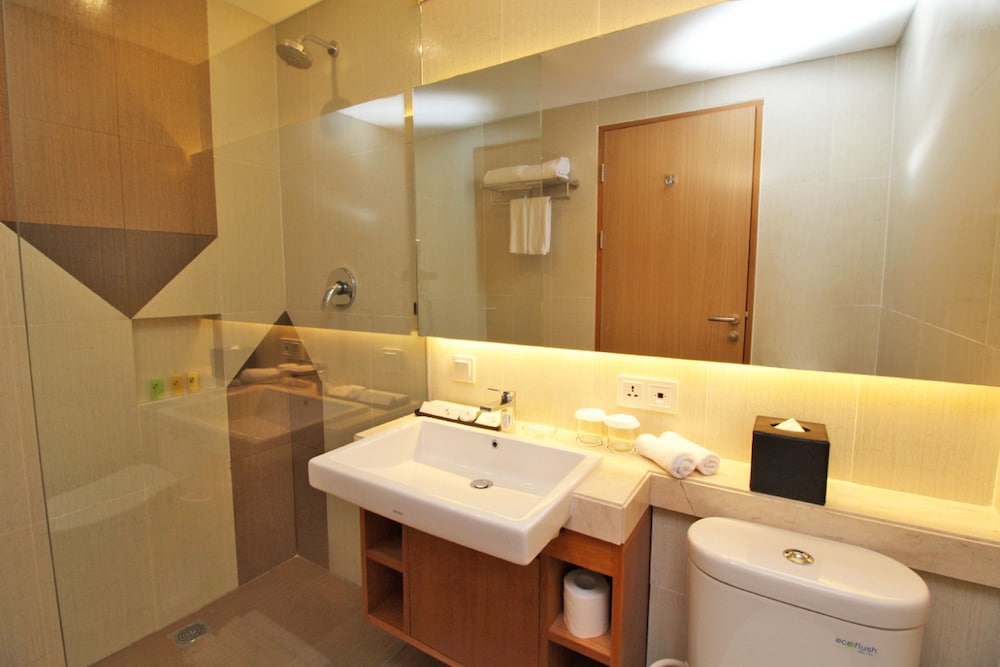 Swiss-Belhotel Pondok Indah 39/69