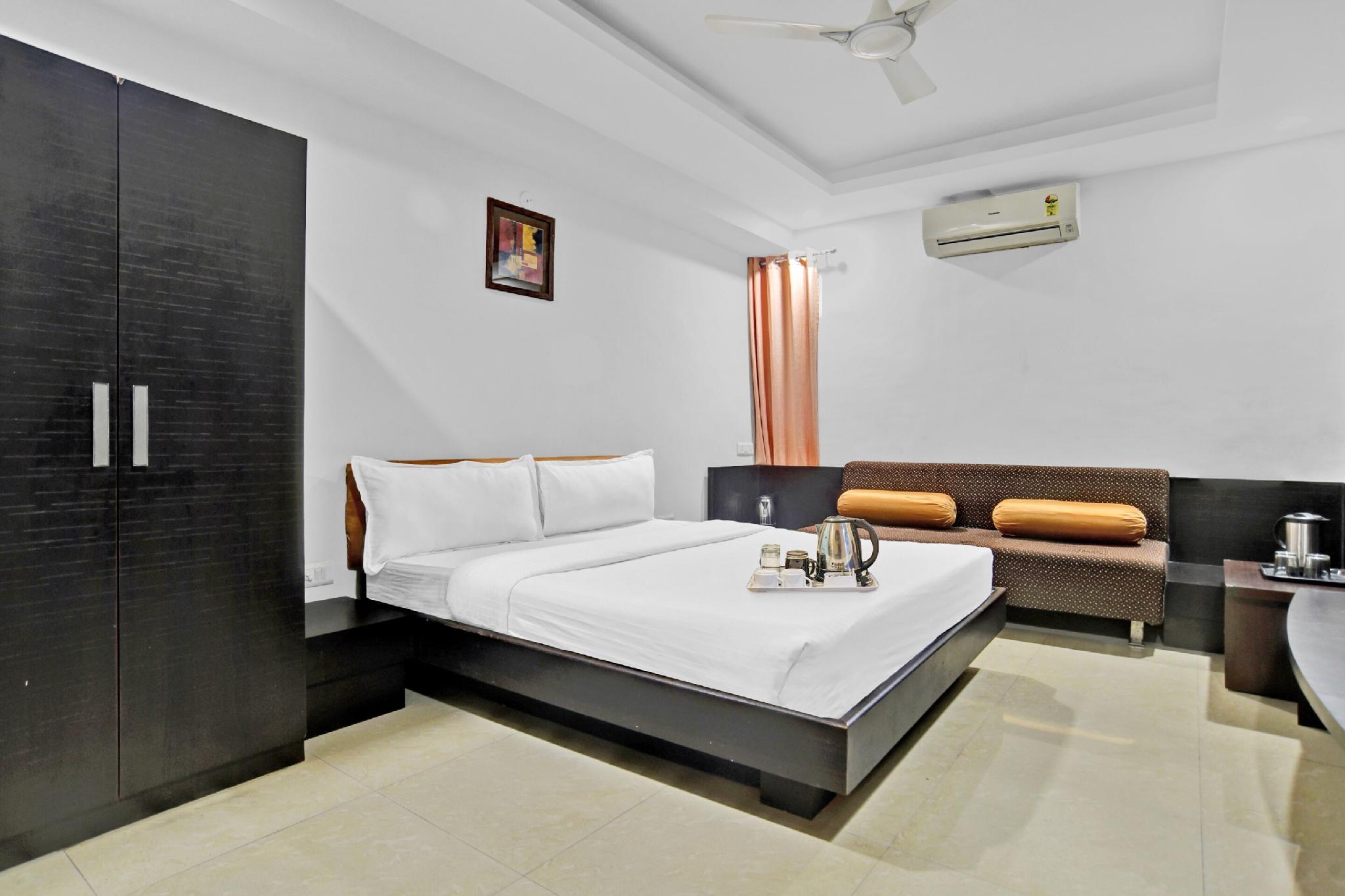 Super Townhouse Divya Palace 18/69