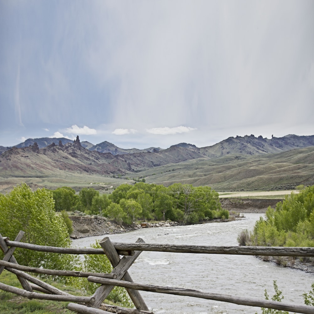 Yellowstone Valley Inn 38/50