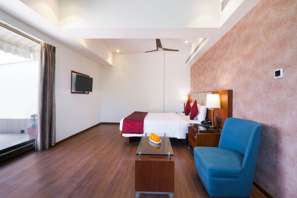 7 APPLE HOTEL VIMANNAGAR, PUNE 27/52
