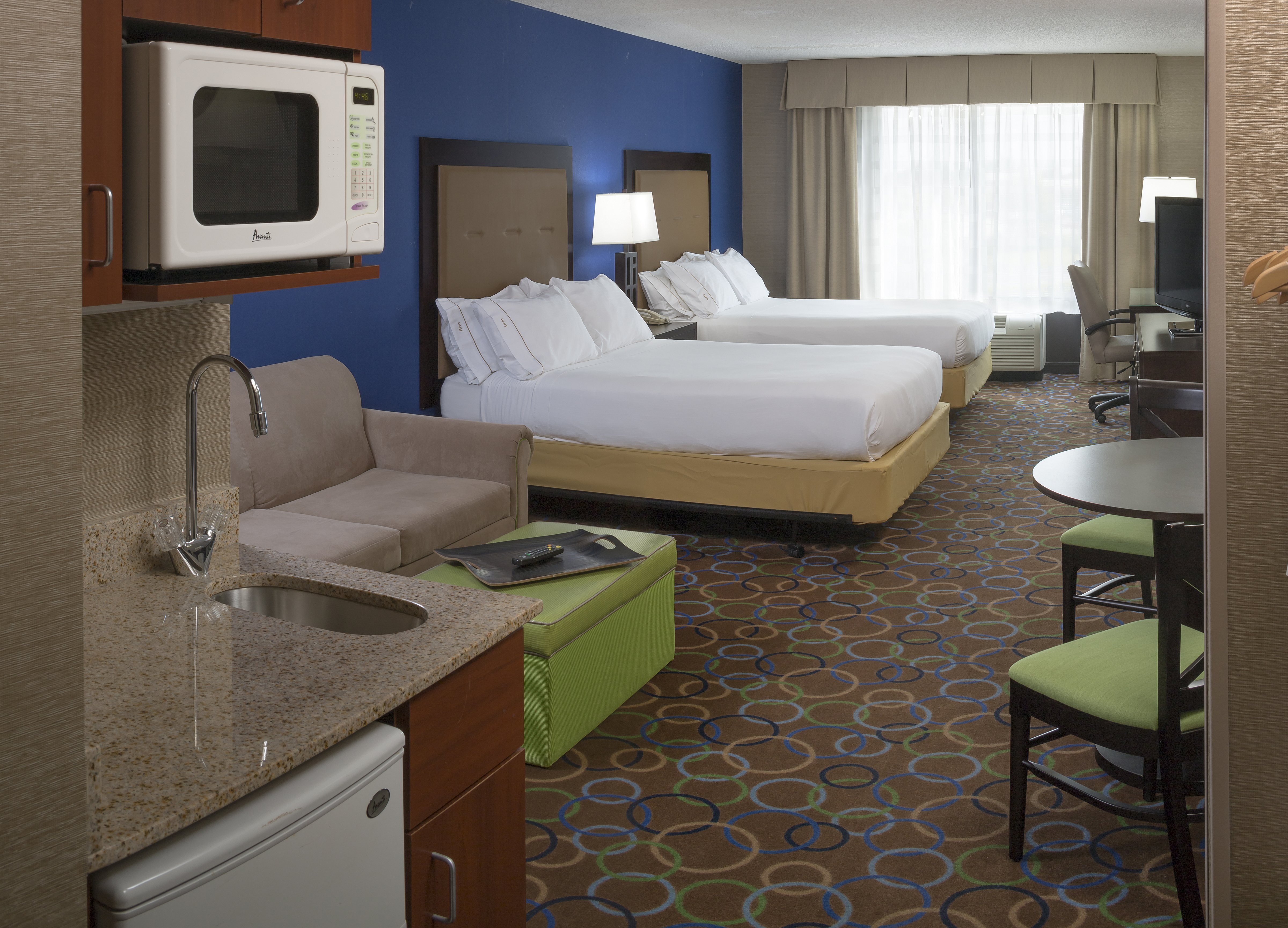 Holiday Inn Express Hotel And Suites Manchester Airport 28/72