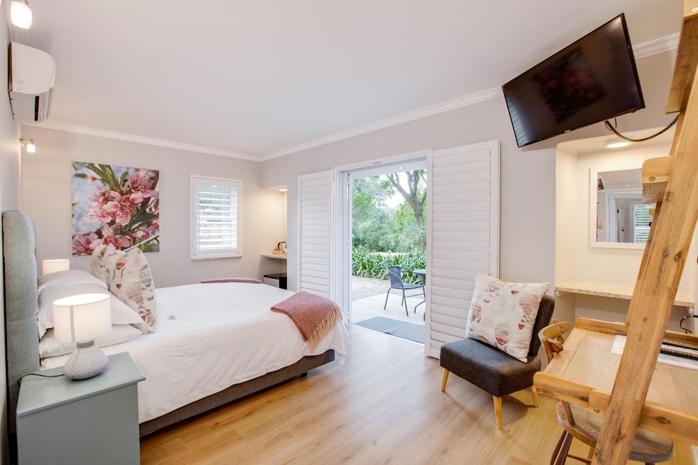 LUXURY, DOUBLE BED