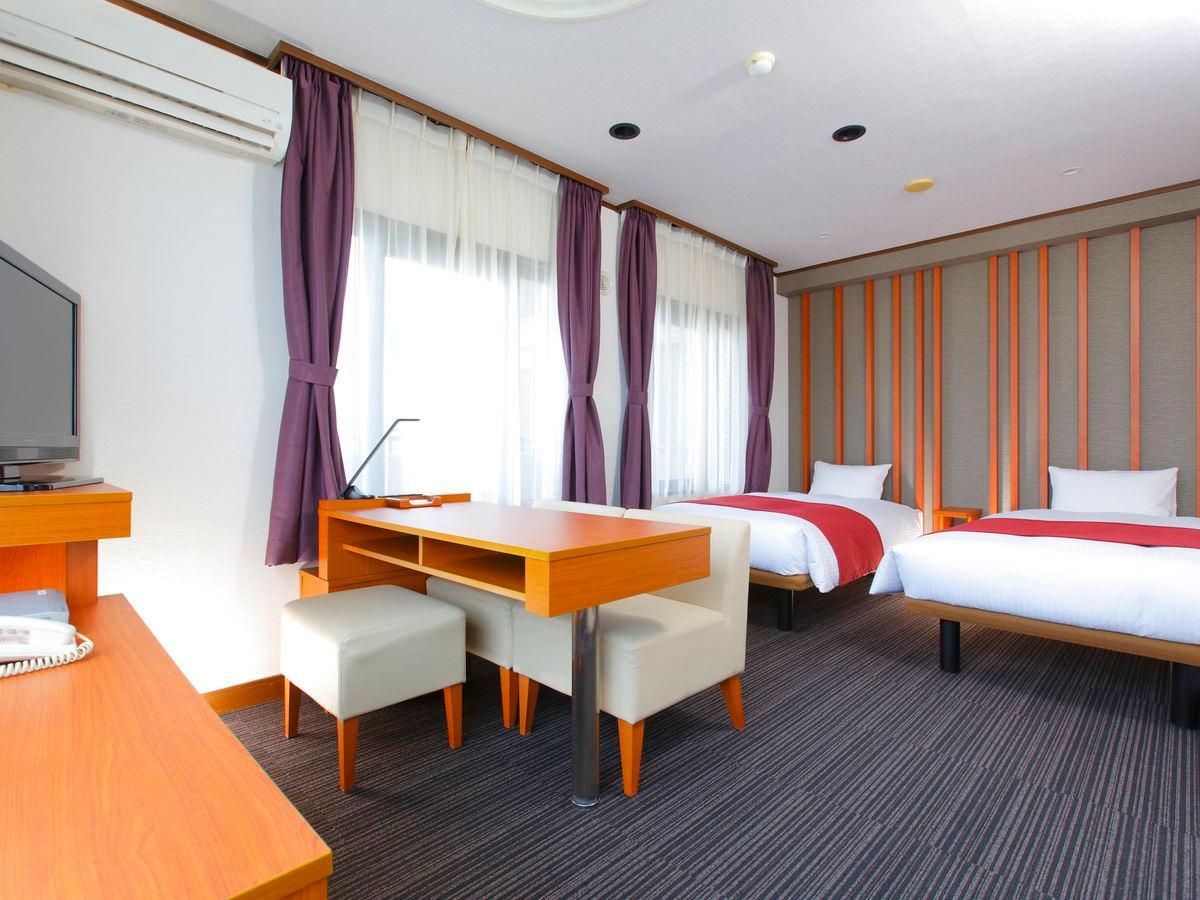 Superior, Twin Beds, Tower View