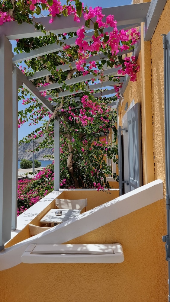 Nostos Hotel 3/50
