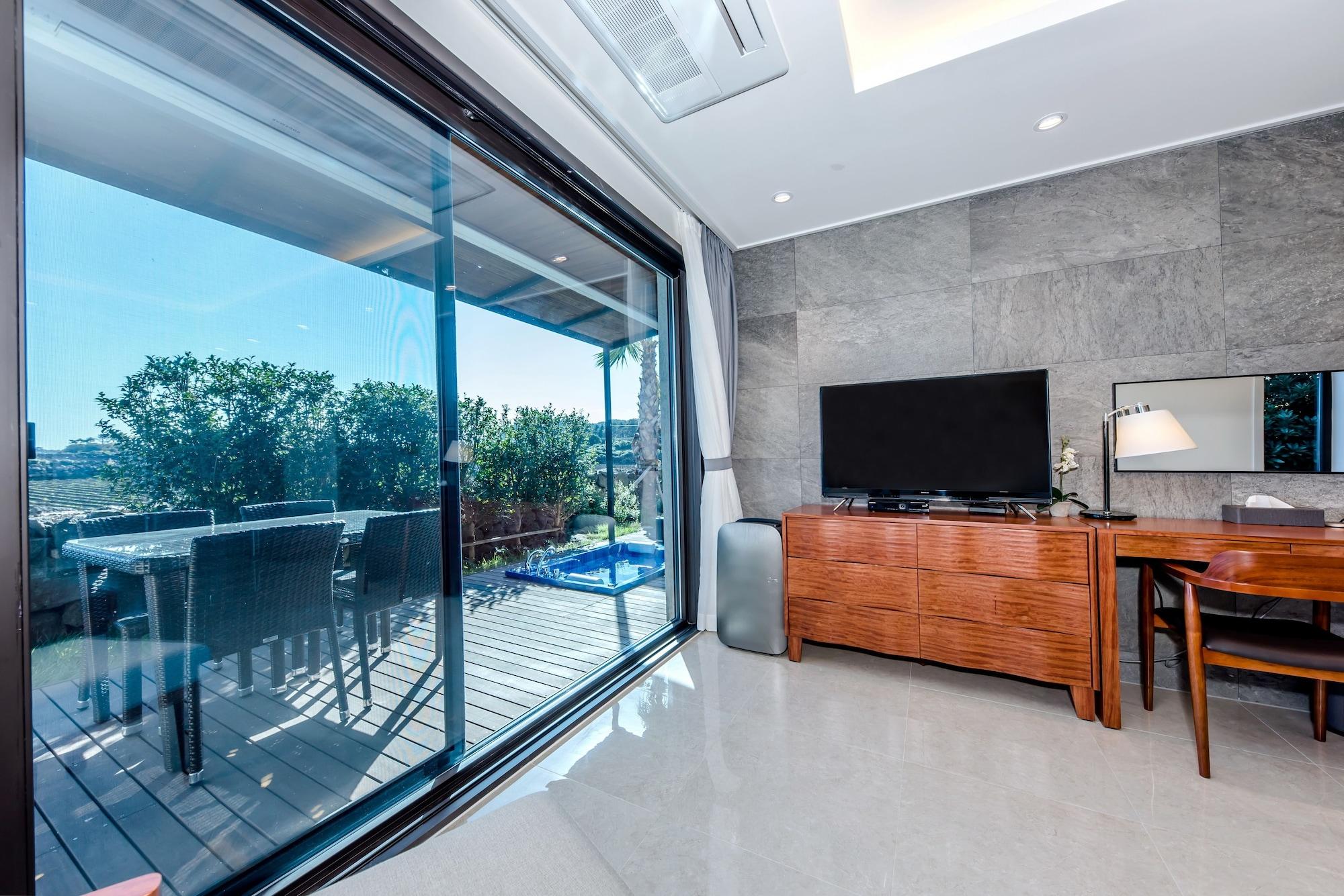 Arts Spa and Pool Villa 4/56