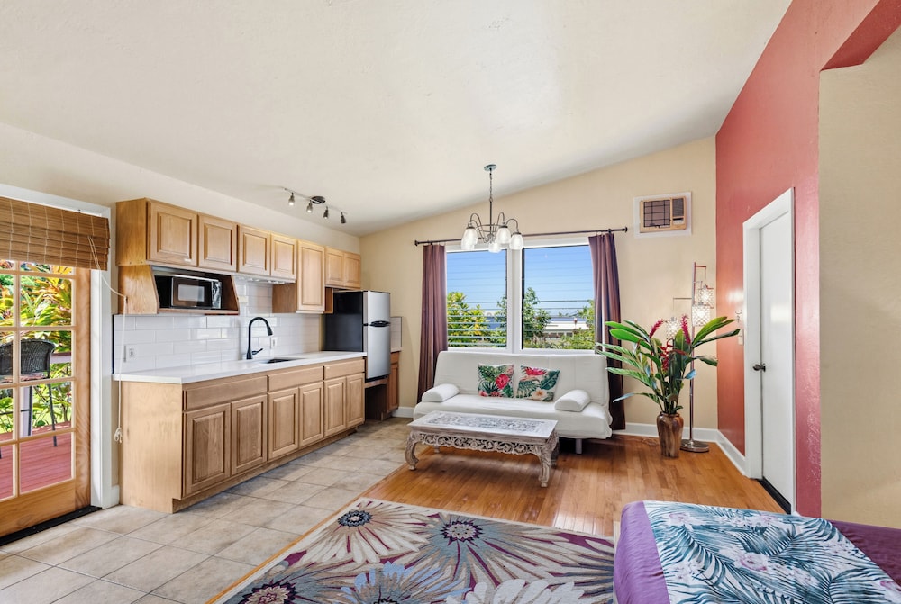 Luana Nai'a Inn 5/50