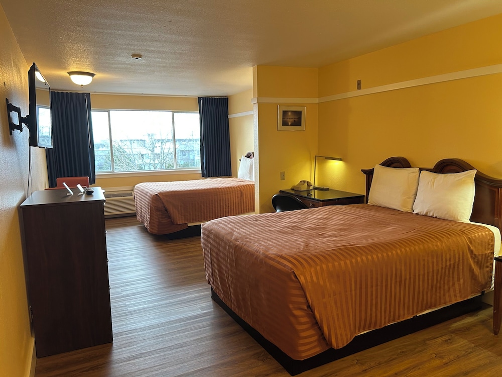 Marina Inn 13/44