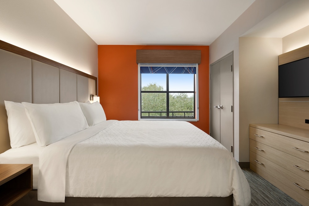 Holiday Inn Express & Suites Charleston - Mount Pleasant 16/37
