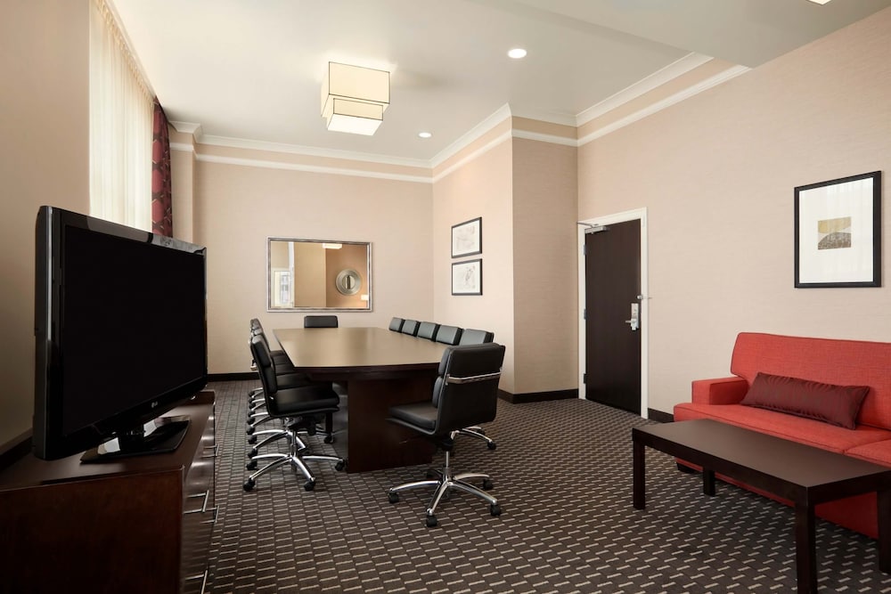 Embassy Suites By Hilton St Louis Downtown 48/59