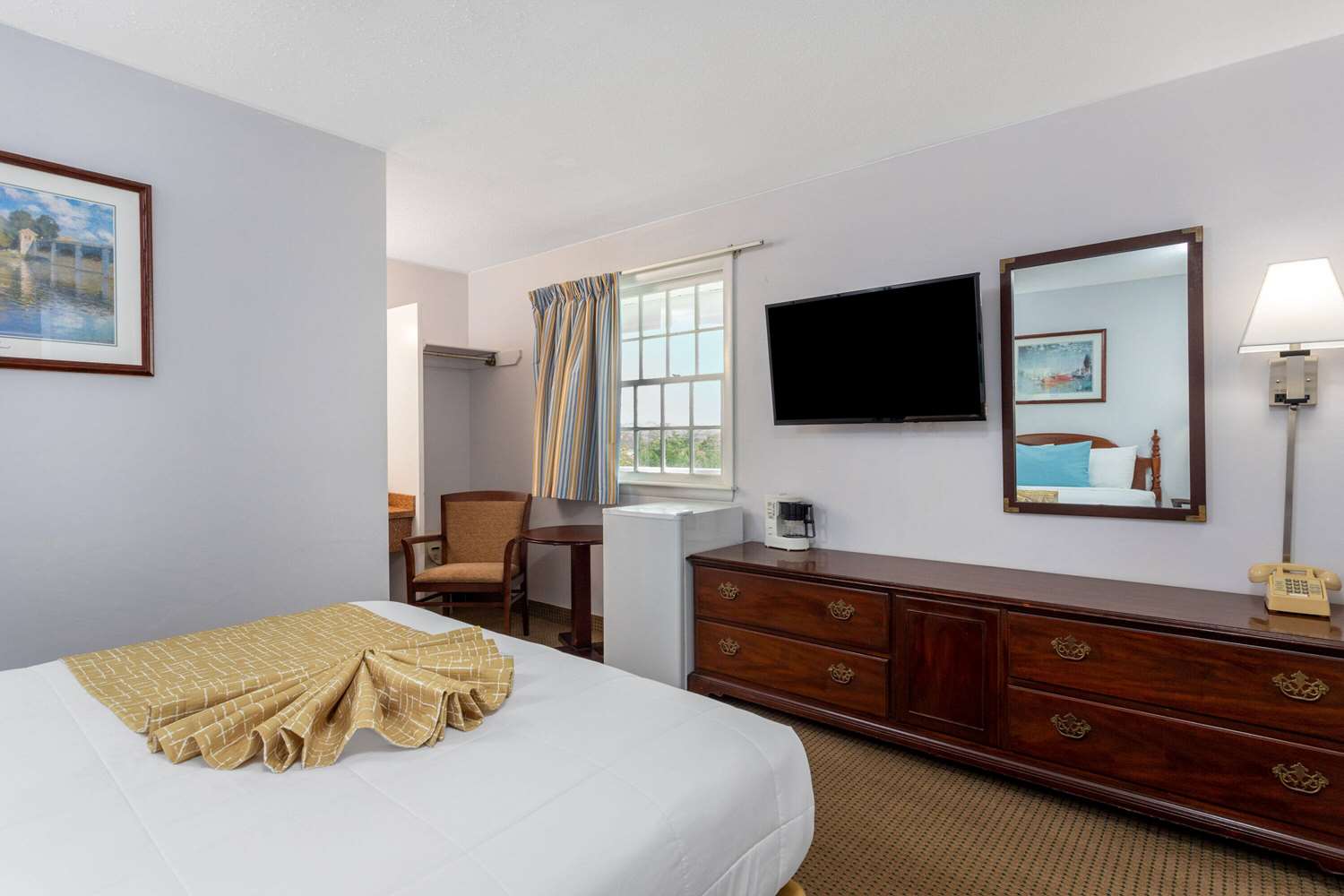 Travelodge by Wyndham Cape Cod Area 4/17