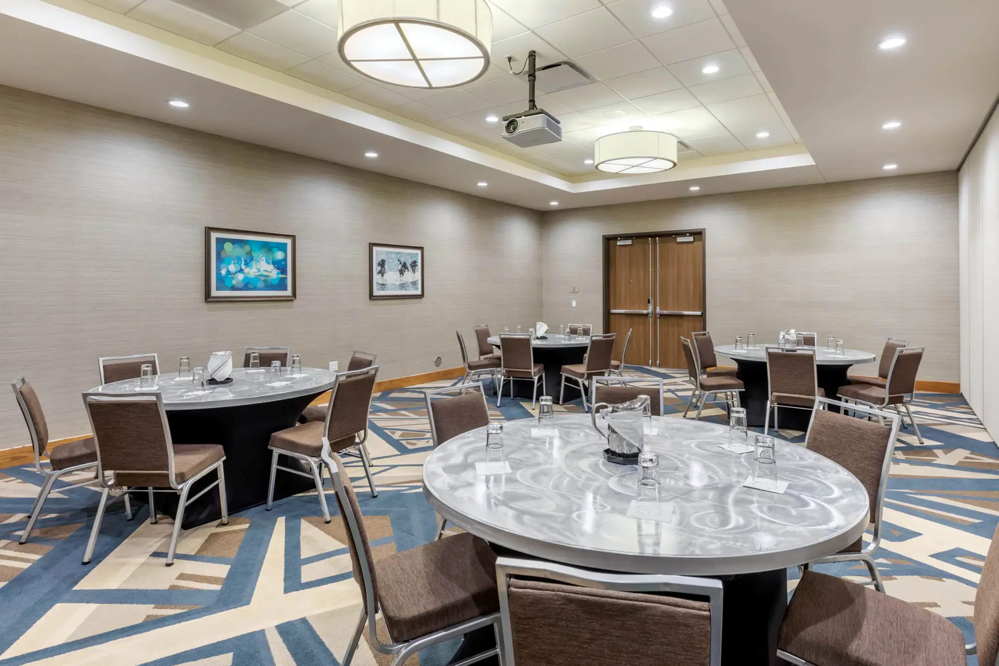 Holiday Inn Express Bettendorf - Davenport NE by IHG 31/41