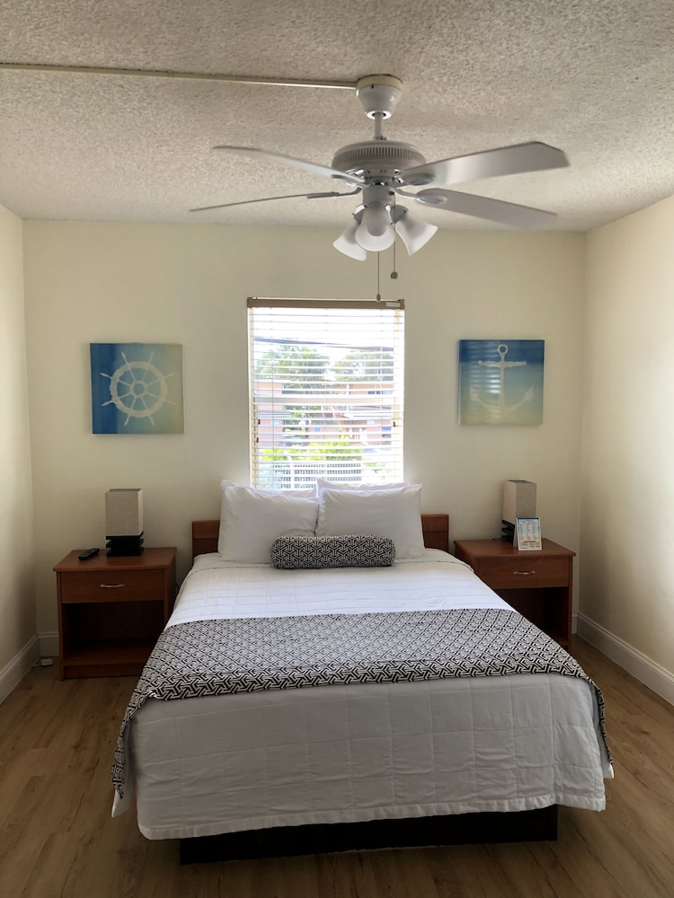 Coral Key Inn 13/71