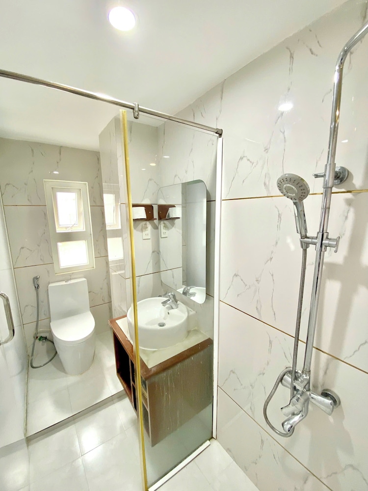 Art Deluxe Hotel 56/60