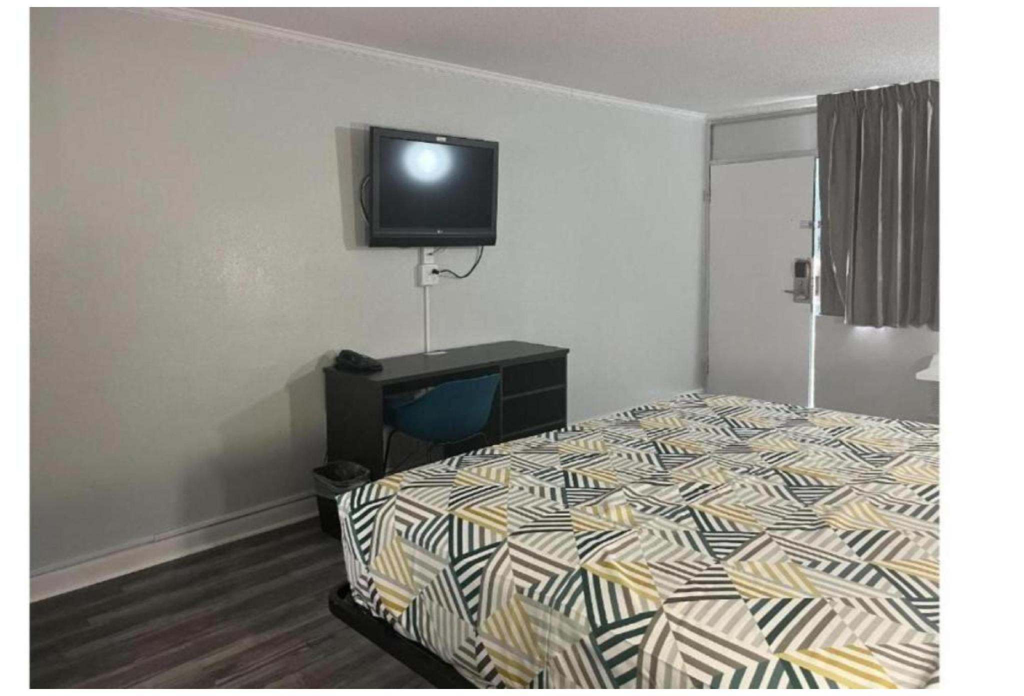Studio6 Suites Pocomoke City, MD 8/27