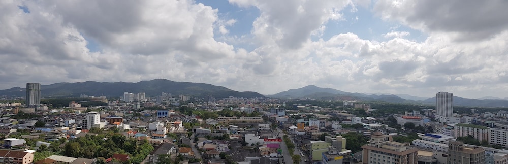 Siam Oriental Hotel 65/69