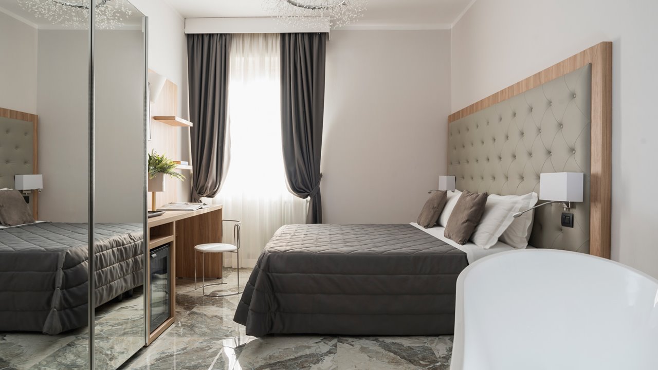Junior Suite, Single