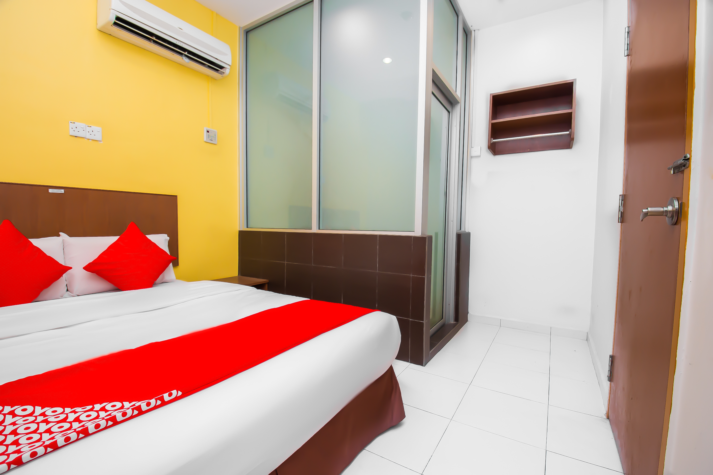 Oyo 582 Hotel Walk Inn 11/32