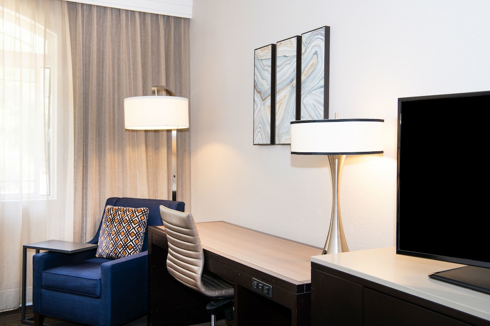 Hilton Santa Cruz/Scotts Valley 54/75